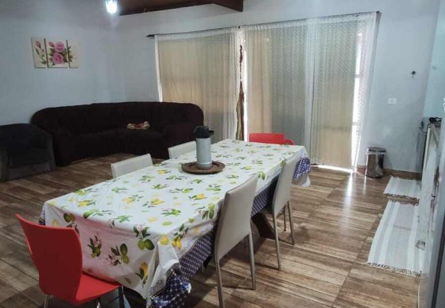 Casa em Extrema - Incrível chácara com pisc e churrasq em Extrema/MG Casa em Extrema - Incrível chácara com pisc e churrasq em Extrema/MG