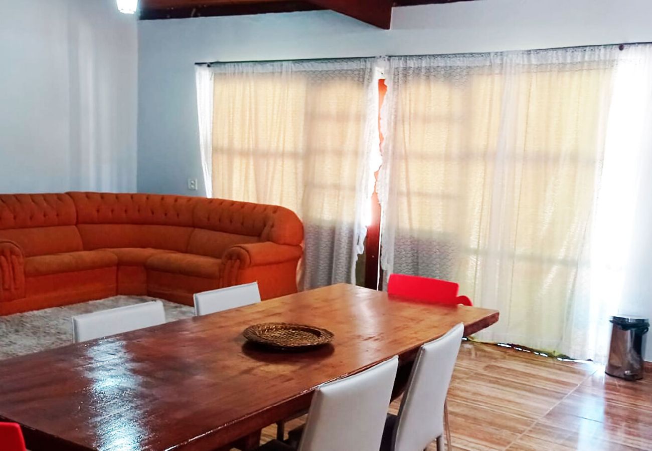 Casa em Extrema - Incrível chácara com pisc e churrasq em Extrema/MG Casa em Extrema - Incrível chácara com pisc e churrasq em Extrema/MG