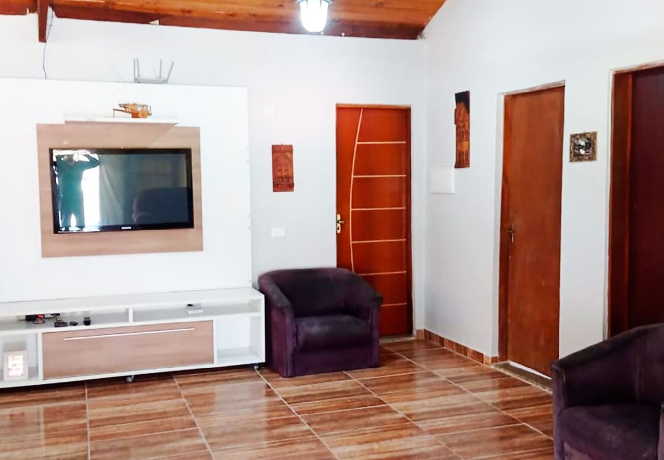 Casa em Extrema - Incrível chácara com pisc e churrasq em Extrema/MG Casa em Extrema - Incrível chácara com pisc e churrasq em Extrema/MG