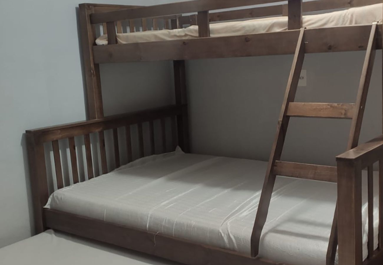 Casa em Extrema - Incrível chácara com pisc e churrasq em Extrema/MG Casa em Extrema - Incrível chácara com pisc e churrasq em Extrema/MG