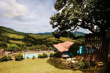 Casa em Extrema - Chácara com Piscina e Churrasqueira em Extrema MG