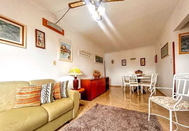 Apartamento em Santos - Apto com Wi-Fi | Ar | Smart TV | Garagem Apartamento em Santos - Apto com Wi-Fi | Ar | Smart TV | Garagem