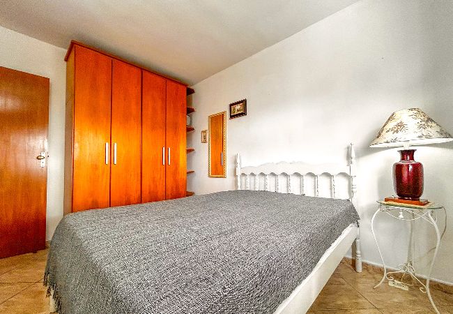 Apartamento em Santos - Apto com Wi-Fi | Ar | Smart TV | Garagem Apartamento em Santos - Apto com Wi-Fi | Ar | Smart TV | Garagem
