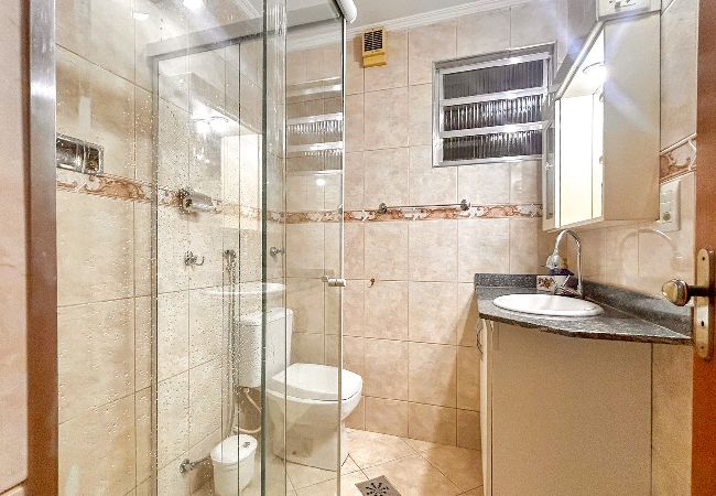 Apartamento em Santos - Apto com Wi-Fi | Ar | Smart TV | Garagem Apartamento em Santos - Apto com Wi-Fi | Ar | Smart TV | Garagem
