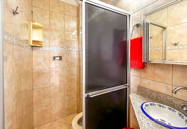 Apartamento em Santos - Apto com Wi-Fi | Ar | Smart TV | Garagem Apartamento em Santos - Apto com Wi-Fi | Ar | Smart TV | Garagem