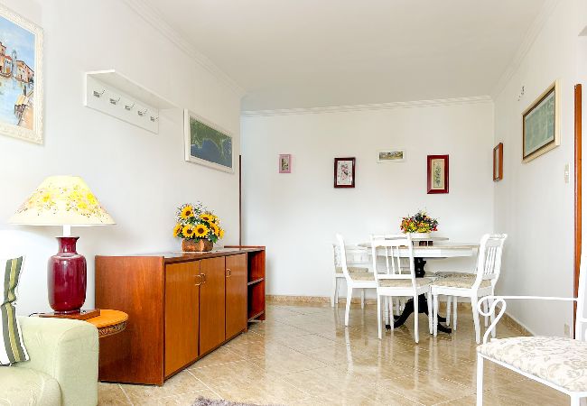 Apartamento em Santos - Apto com Wi-Fi | Ar | Smart TV | Garagem Apartamento em Santos - Apto com Wi-Fi | Ar | Smart TV | Garagem