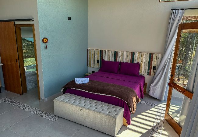 Chalé em Ibiúna - Cabana com jacuzzi e churrasqueira - Ibiúna/SP Chalé em Ibiúna - Cabana com jacuzzi e churrasqueira - Ibiúna/SP
