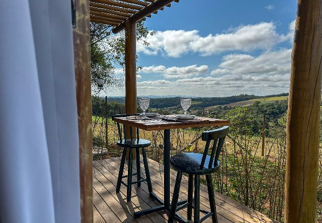 Chalé em Ibiúna - Cabana com jacuzzi e churrasqueira - Ibiúna/SP Chalé em Ibiúna - Cabana com jacuzzi e churrasqueira - Ibiúna/SP