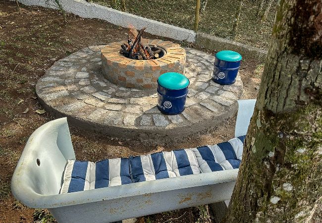 Chalé em Ibiúna - Cabana com jacuzzi e churrasqueira - Ibiúna/SP Chalé em Ibiúna - Cabana com jacuzzi e churrasqueira - Ibiúna/SP
