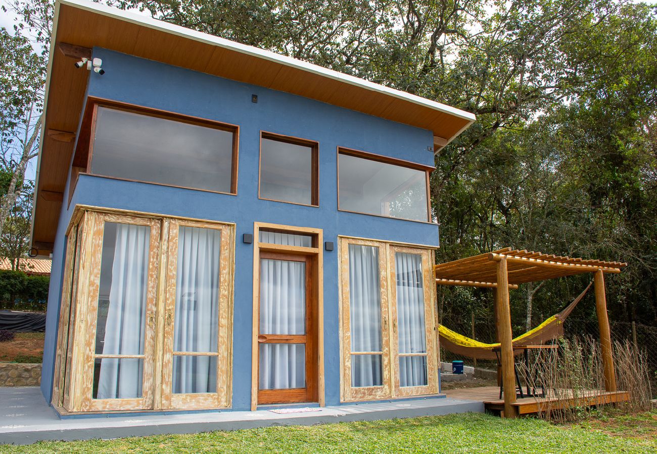 Chalé em Ibiúna - Cabana com jacuzzi e churrasqueira - Ibiúna/SP Chalé em Ibiúna - Cabana com jacuzzi e churrasqueira - Ibiúna/SP