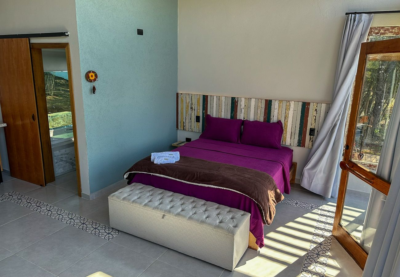 Chalé em Ibiúna - Cabana com jacuzzi e churrasqueira - Ibiúna/SP Chalé em Ibiúna - Cabana com jacuzzi e churrasqueira - Ibiúna/SP