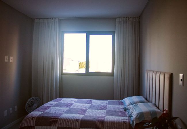 Apartamento em Itapema - Ótimo apto com WiFi à 550m do mar em Itapema/SC Apartamento em Itapema - Ótimo apto com WiFi à 550m do mar em Itapema/SC