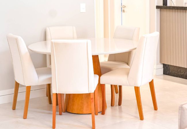 Apartamento em Itapema - Ótimo apto com WiFi à 550m do mar em Itapema/SC Apartamento em Itapema - Ótimo apto com WiFi à 550m do mar em Itapema/SC