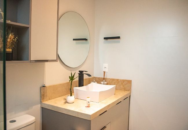 Apartamento em Itapema - Ótimo apto com WiFi à 550m do mar em Itapema/SC Apartamento em Itapema - Ótimo apto com WiFi à 550m do mar em Itapema/SC