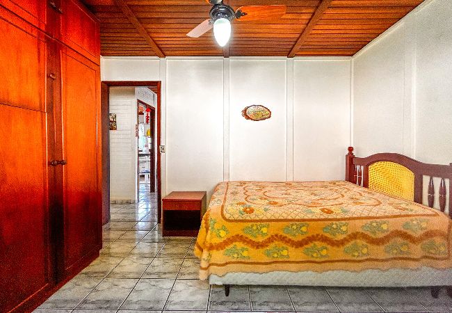 Casa em Mairinque - Chácara com piscina, churrasqueira, WiFi e quadra Casa em Mairinque - Chácara com piscina, churrasqueira, WiFi e quadra