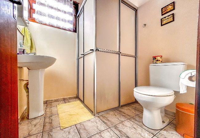 Casa em Mairinque - Chácara com piscina, churrasqueira, WiFi e quadra Casa em Mairinque - Chácara com piscina, churrasqueira, WiFi e quadra