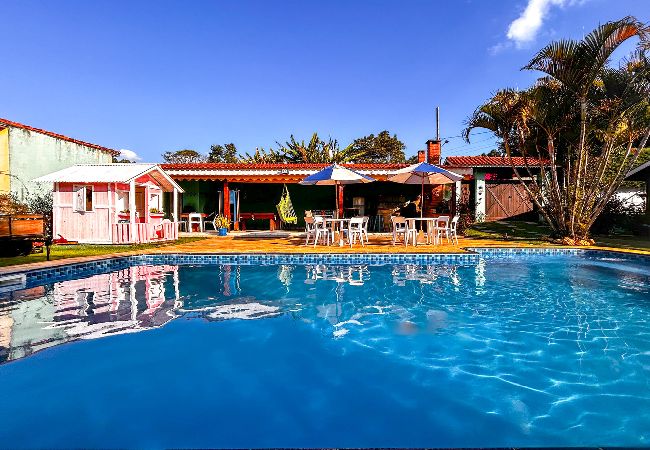 Casa em Mairinque - Chácara com piscina, churrasqueira, WiFi e quadra Casa em Mairinque - Chácara com piscina, churrasqueira, WiFi e quadra