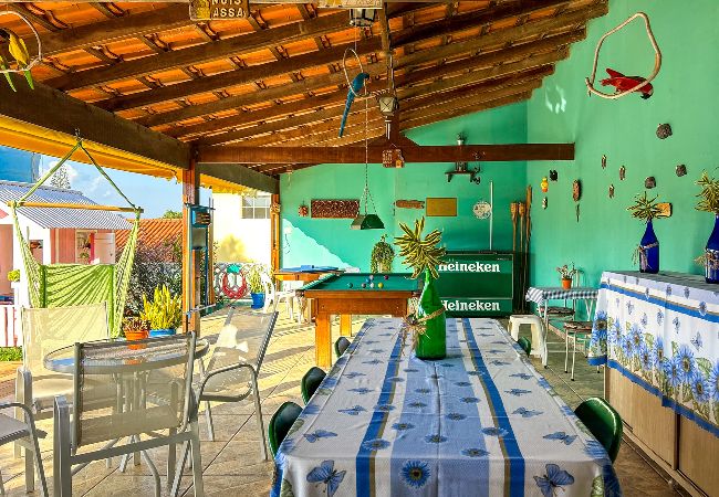 Casa em Mairinque - Chácara com piscina, churrasqueira, WiFi e quadra Casa em Mairinque - Chácara com piscina, churrasqueira, WiFi e quadra