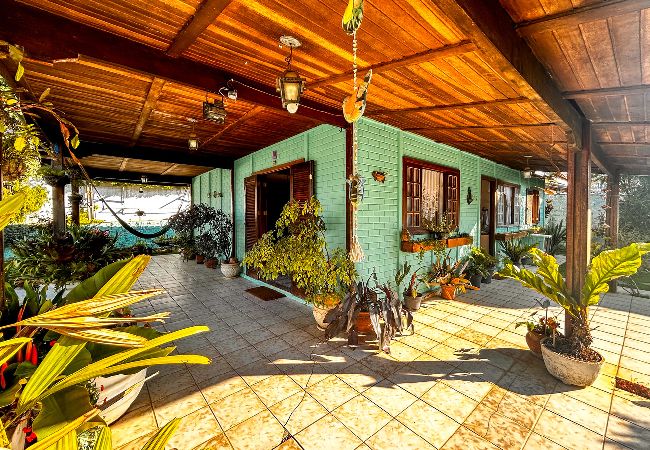 Casa em Mairinque - Chácara com piscina, churrasqueira, WiFi e quadra Casa em Mairinque - Chácara com piscina, churrasqueira, WiFi e quadra