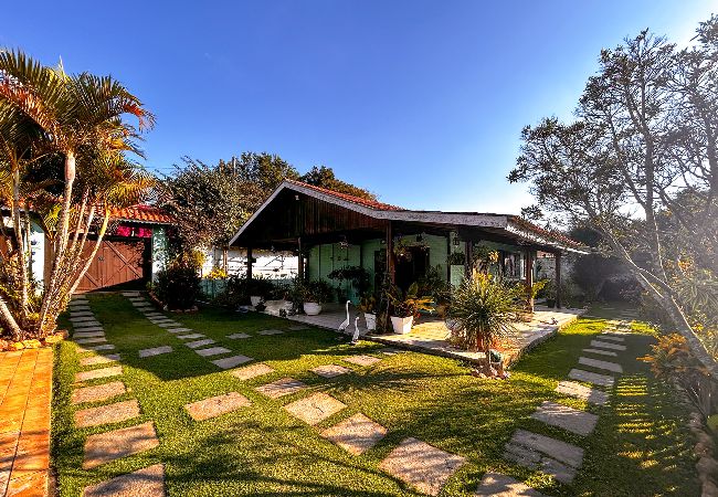 Casa em Mairinque - Chácara com piscina, churrasqueira, WiFi e quadra Casa em Mairinque - Chácara com piscina, churrasqueira, WiFi e quadra