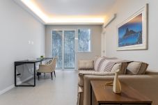 Apartamento em Rio de Janeiro - MRF1307 (Zona4)