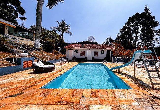 Casa em Bragança Paulista - Refúgio confortável c piscina e lazer completo Casa em Bragança Paulista - Refúgio confortável c piscina e lazer completo