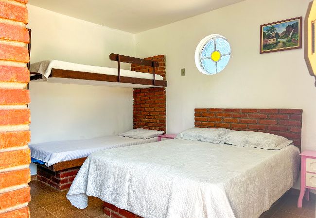 Casa em Bragança Paulista - Refúgio confortável c piscina e lazer completo Casa em Bragança Paulista - Refúgio confortável c piscina e lazer completo