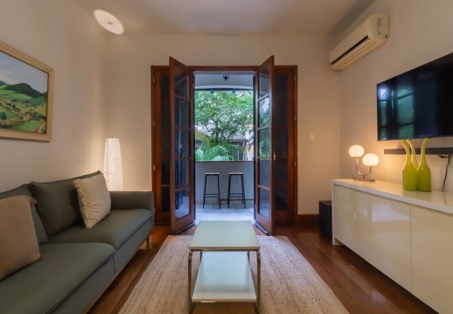 Apartamento em Rio de Janeiro - MFB302 (Zona3)