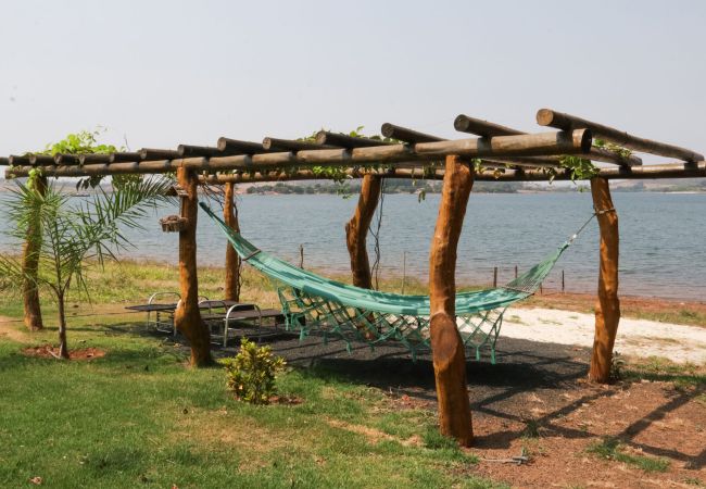 Chalé em Delfinópolis - Chalé com vista e acesso ao Rio Grande - MG Chalé em Delfinópolis - Chalé com vista e acesso ao Rio Grande - MG