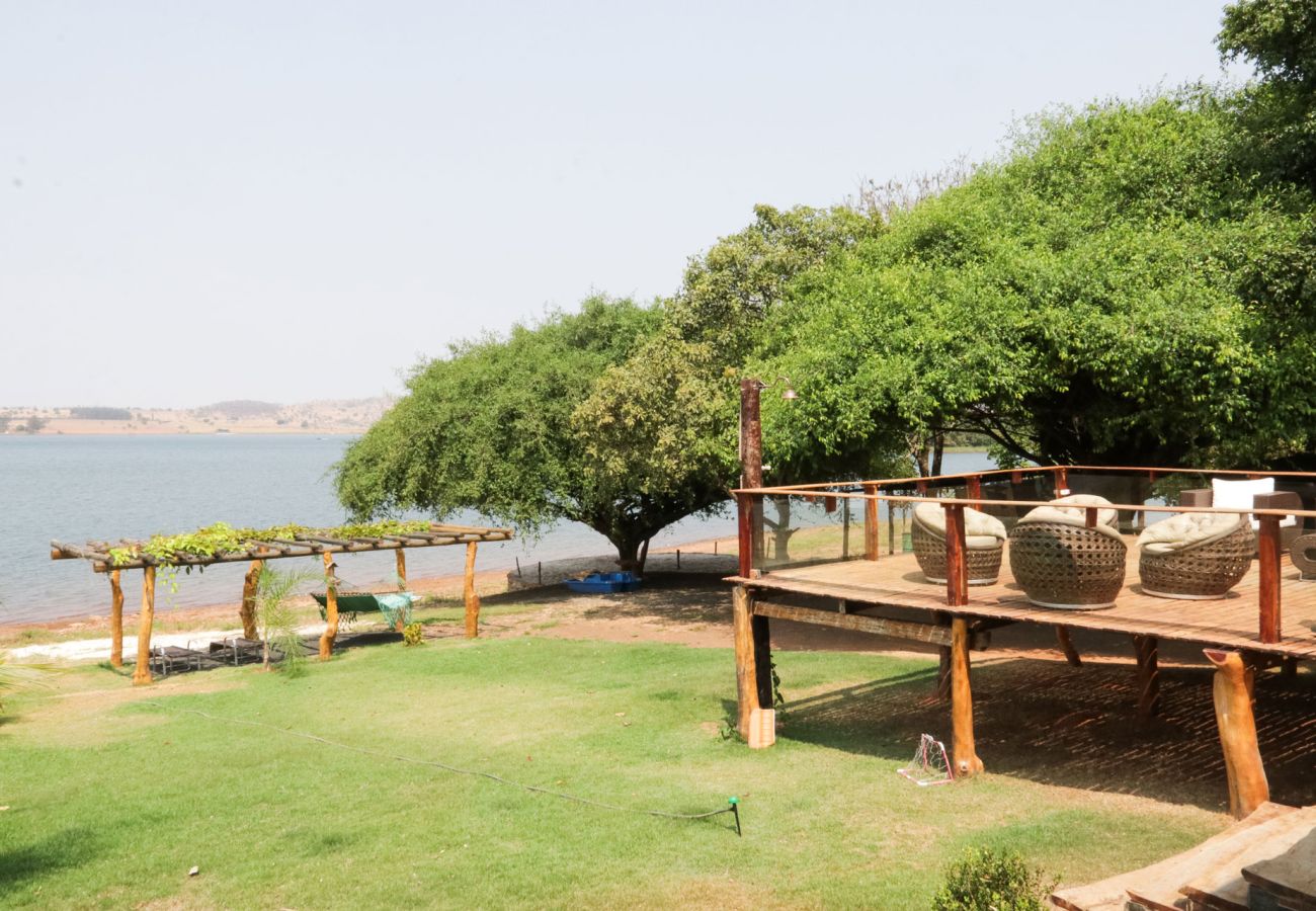 Chalé em Delfinópolis - Chalé com vista e acesso ao Rio Grande - MG Chalé em Delfinópolis - Chalé com vista e acesso ao Rio Grande - MG