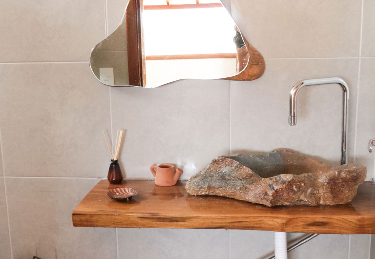 Chalé em Delfinópolis - Chalé com vista e acesso ao Rio Grande - MG Chalé em Delfinópolis - Chalé com vista e acesso ao Rio Grande - MG