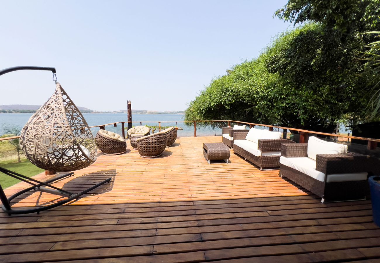 Chalé em Delfinópolis - Chalé com vista e acesso ao Rio Grande - MG Chalé em Delfinópolis - Chalé com vista e acesso ao Rio Grande - MG