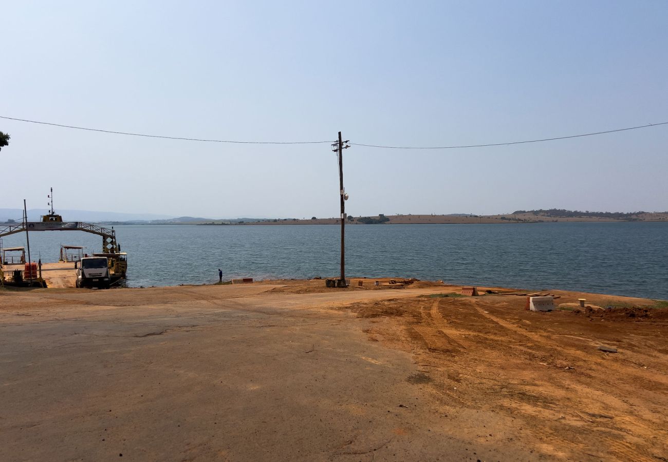 Chalé em Delfinópolis - Chalé com vista e acesso ao Rio Grande - MG Chalé em Delfinópolis - Chalé com vista e acesso ao Rio Grande - MG