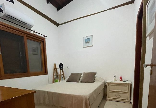 Casa em São Sebastião - Casa a 600m na Praia de Maresias com Wi-fi Casa em São Sebastião - Casa a 600m na Praia de Maresias com Wi-fi