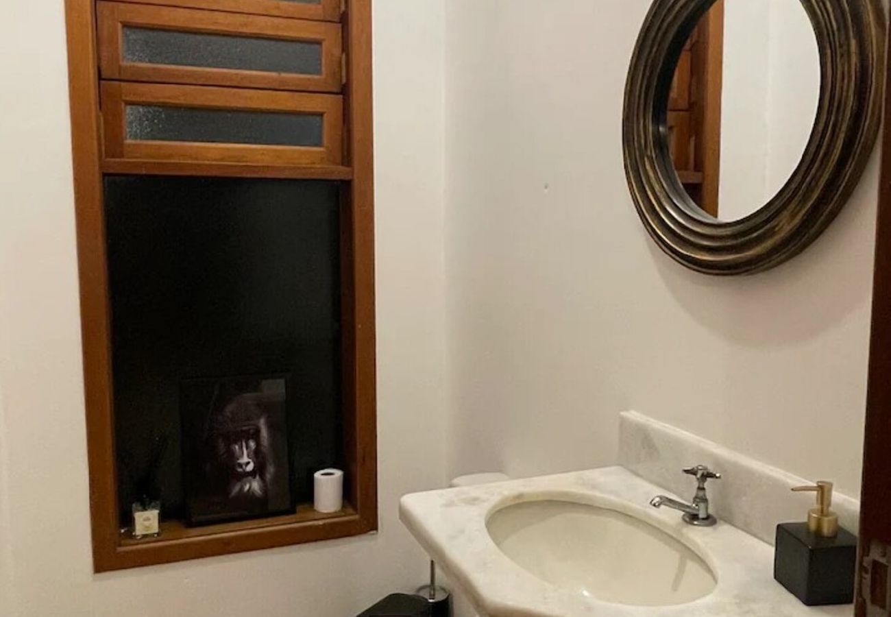 Casa em São Sebastião - Casa a 600m na Praia de Maresias com Wi-fi Casa em São Sebastião - Casa a 600m na Praia de Maresias com Wi-fi