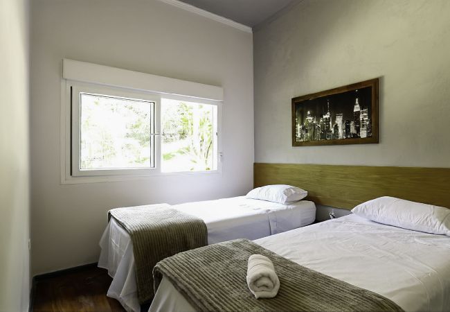 Casa em Atibaia - Sítio Cambará Iara – Refúgio tranquilo na natureza Casa em Atibaia - Sítio Cambará Iara – Refúgio tranquilo na natureza
