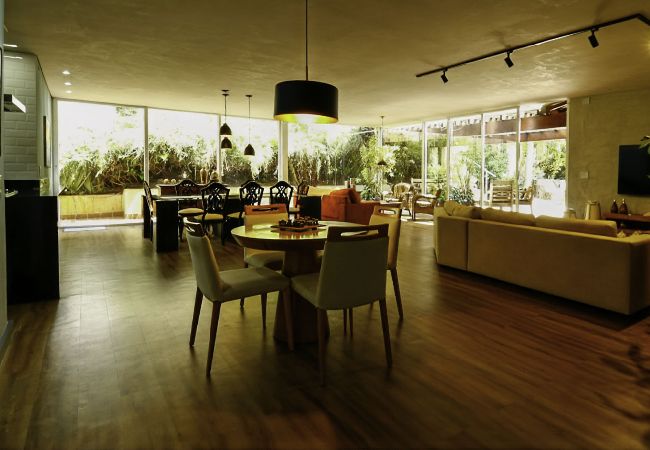 Casa em Atibaia - Sítio Cambará Iara – Refúgio tranquilo na natureza Casa em Atibaia - Sítio Cambará Iara – Refúgio tranquilo na natureza