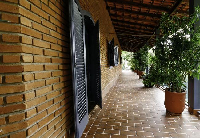 Casa em Atibaia - Sítio Cambará Iara – Refúgio tranquilo na natureza Casa em Atibaia - Sítio Cambará Iara – Refúgio tranquilo na natureza