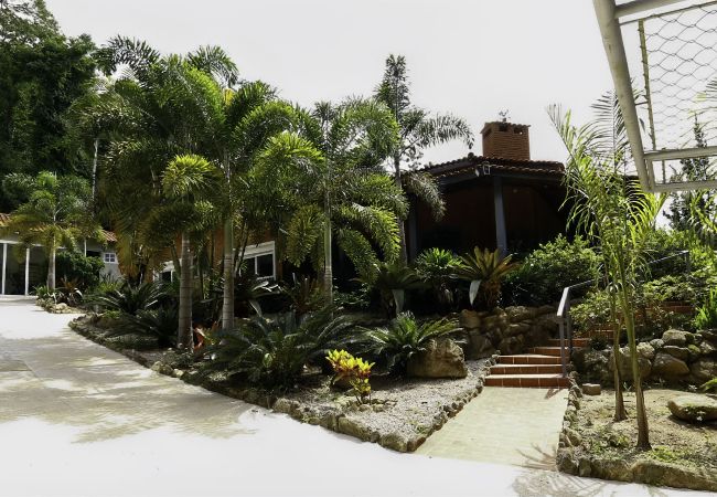 Casa em Atibaia - Sítio Cambará Iara – Refúgio tranquilo na natureza Casa em Atibaia - Sítio Cambará Iara – Refúgio tranquilo na natureza