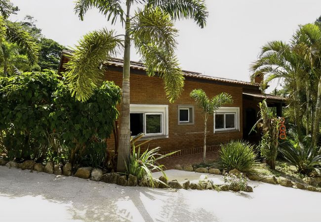 Casa em Atibaia - Sítio Cambará Iara – Refúgio tranquilo na natureza Casa em Atibaia - Sítio Cambará Iara – Refúgio tranquilo na natureza