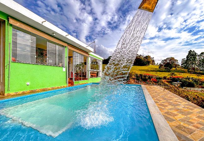 Casa em Extrema - Refúgio nas montanhas em Extrema com cachoeira