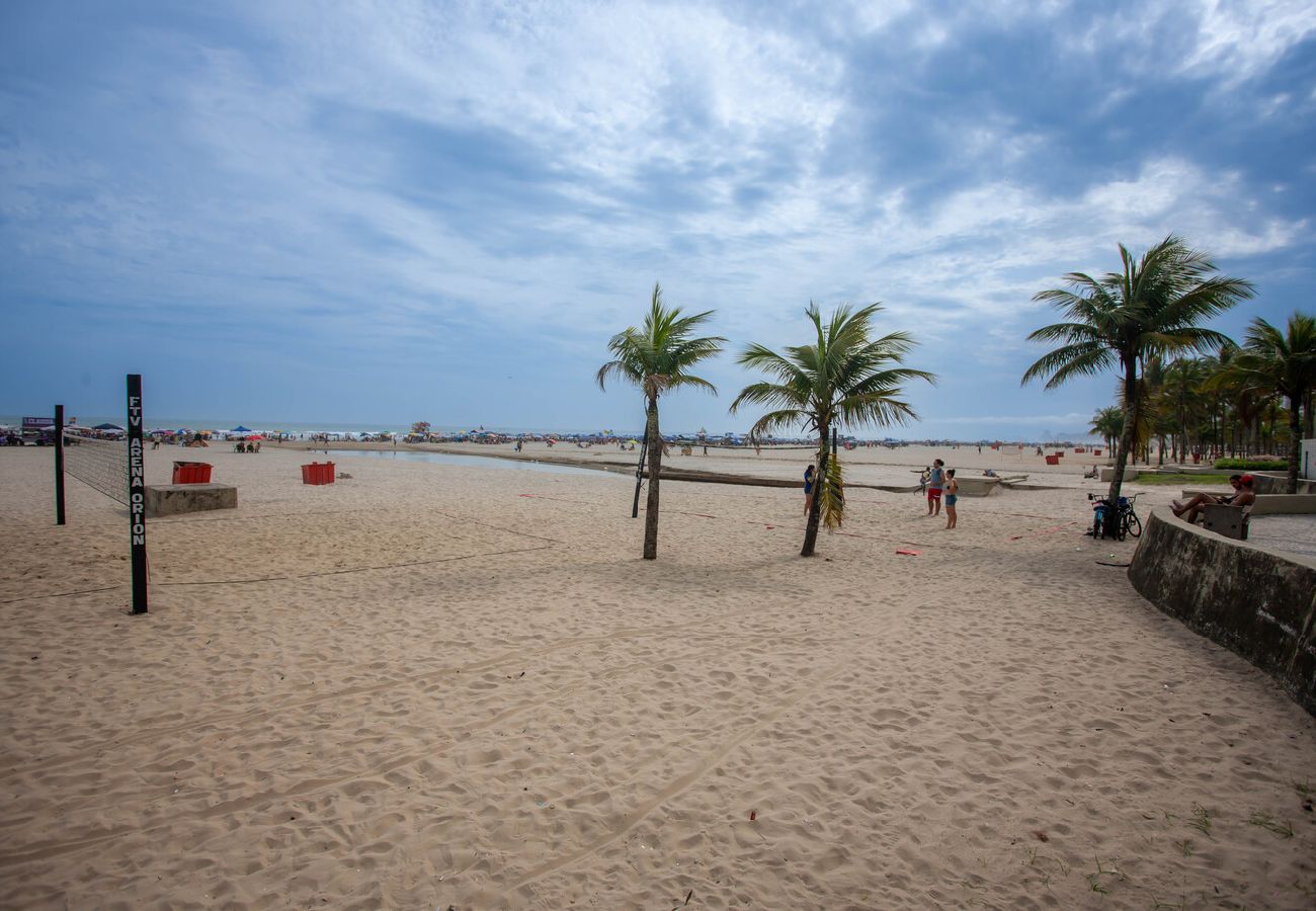 Apartamento em Praia Grande - Apto com WiFi a 300 metros da Praia do Boqueirão Apartamento em Praia Grande - Apto com WiFi a 300 metros da Praia do Boqueirão