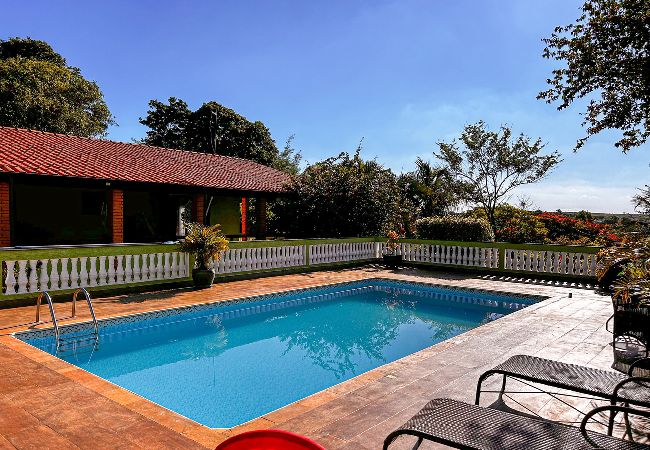 Casa de Campo em Salto - Chácara Iracema com lazer completo e Wi-Fi Casa de Campo em Salto - Chácara Iracema com lazer completo e Wi-Fi