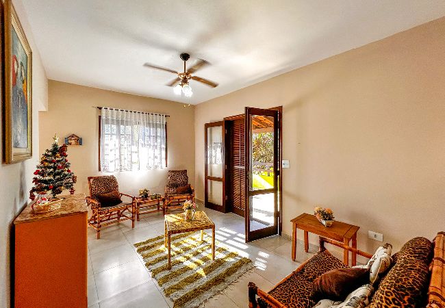 Casa de Campo em Salto - Chácara Iracema com lazer completo e Wi-Fi Casa de Campo em Salto - Chácara Iracema com lazer completo e Wi-Fi