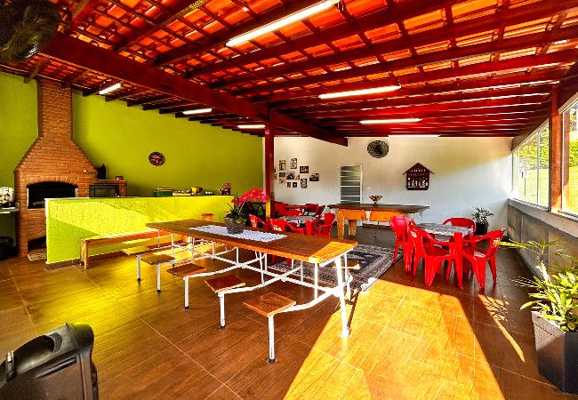 Casa de Campo em Salto - Chácara Iracema com lazer completo e Wi-Fi Casa de Campo em Salto - Chácara Iracema com lazer completo e Wi-Fi