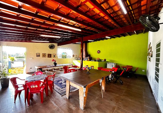 Casa de Campo em Salto - Chácara Iracema com lazer completo e Wi-Fi Casa de Campo em Salto - Chácara Iracema com lazer completo e Wi-Fi