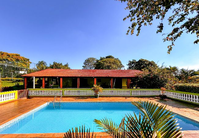 Casa de Campo em Salto - Chácara Iracema com lazer completo e Wi-Fi Casa de Campo em Salto - Chácara Iracema com lazer completo e Wi-Fi