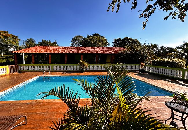 Casa de Campo em Salto - Chácara Iracema com lazer completo e Wi-Fi Casa de Campo em Salto - Chácara Iracema com lazer completo e Wi-Fi