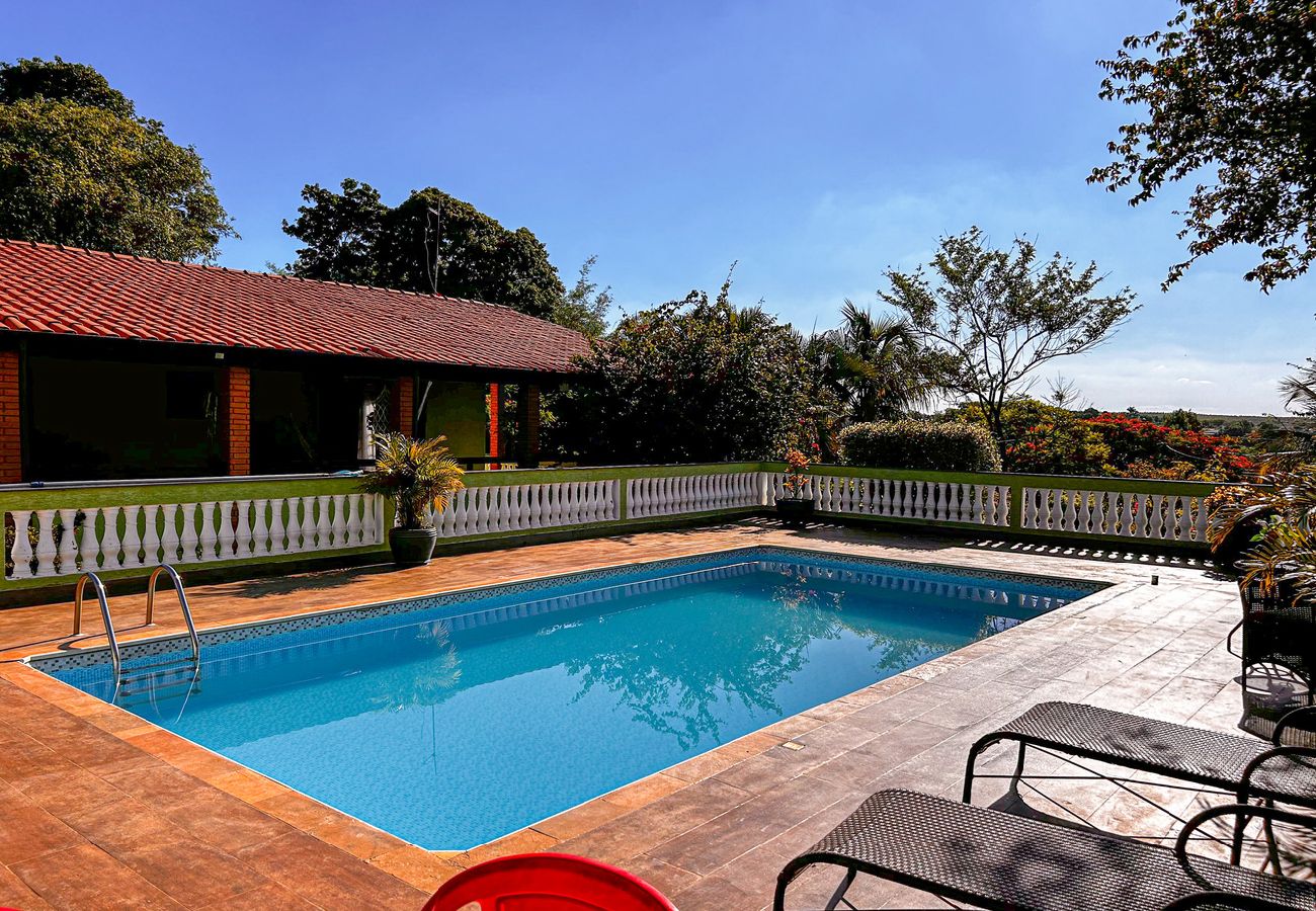 Casa de Campo em Salto - Chácara Iracema com lazer completo e Wi-Fi Casa de Campo em Salto - Chácara Iracema com lazer completo e Wi-Fi