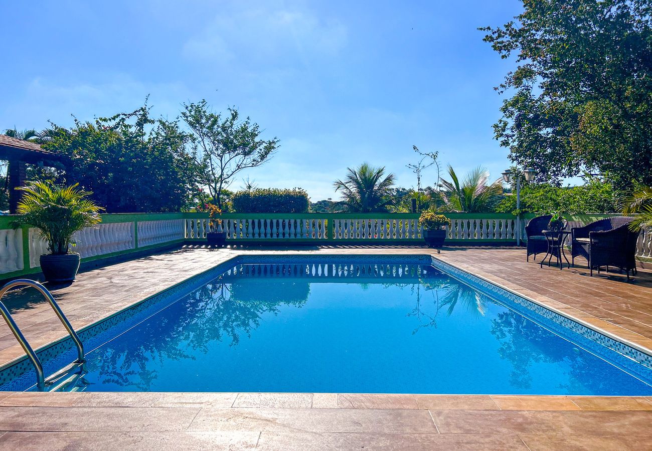 Casa de Campo em Salto - Chácara Iracema com lazer completo e Wi-Fi Casa de Campo em Salto - Chácara Iracema com lazer completo e Wi-Fi